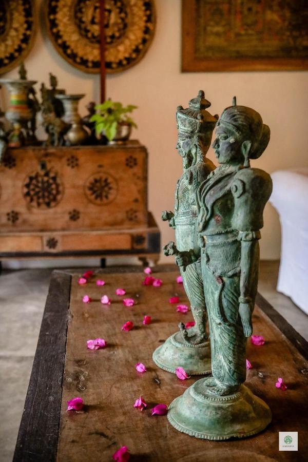 Goddess Kandy Luaran gambar